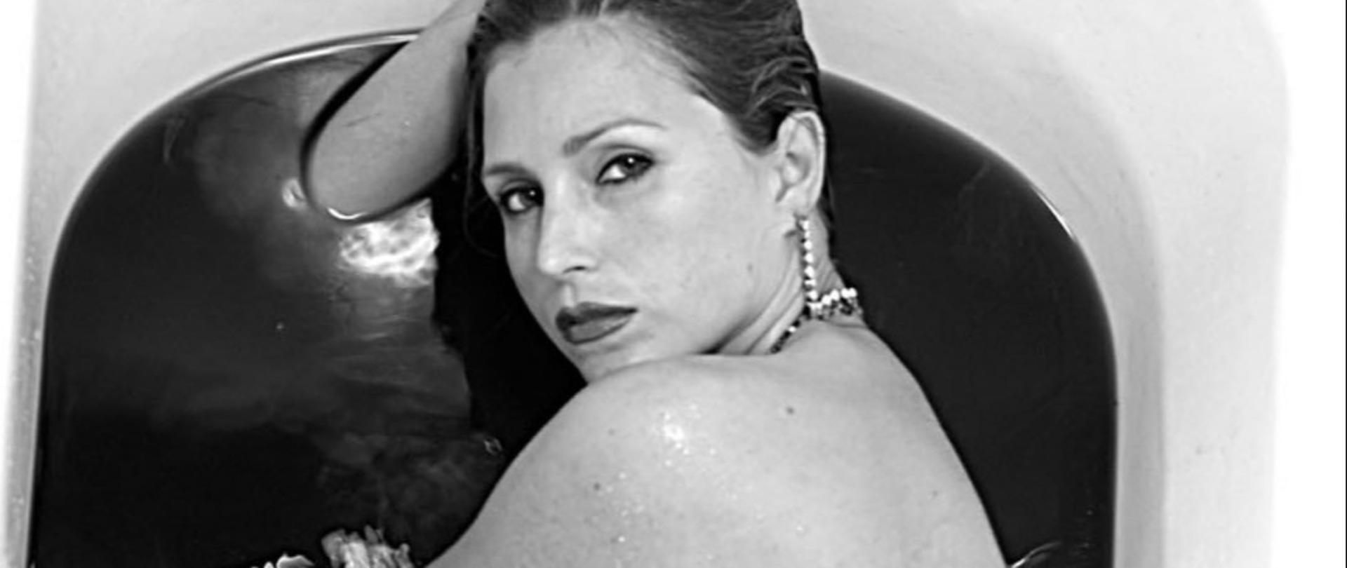 Playmate Features May 1998 - Deanna Brooks 16