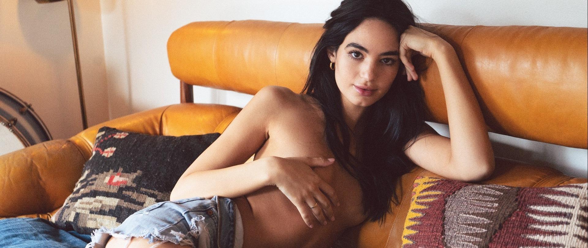 Sarah Mollica in Afternoon Groove